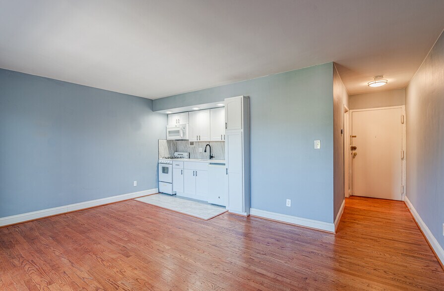 Building Photo - 1931 N Cleveland St