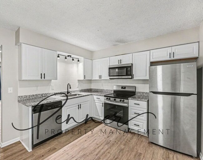 Building Photo - 1310 Valley Woods Ct