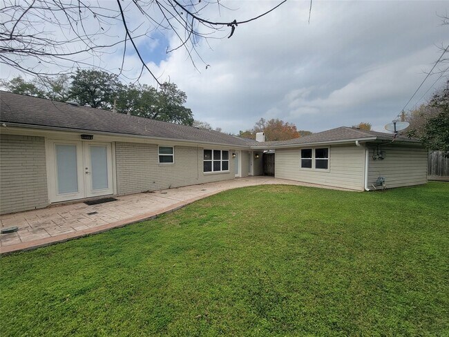 Building Photo - 1007 Blue Willow Dr