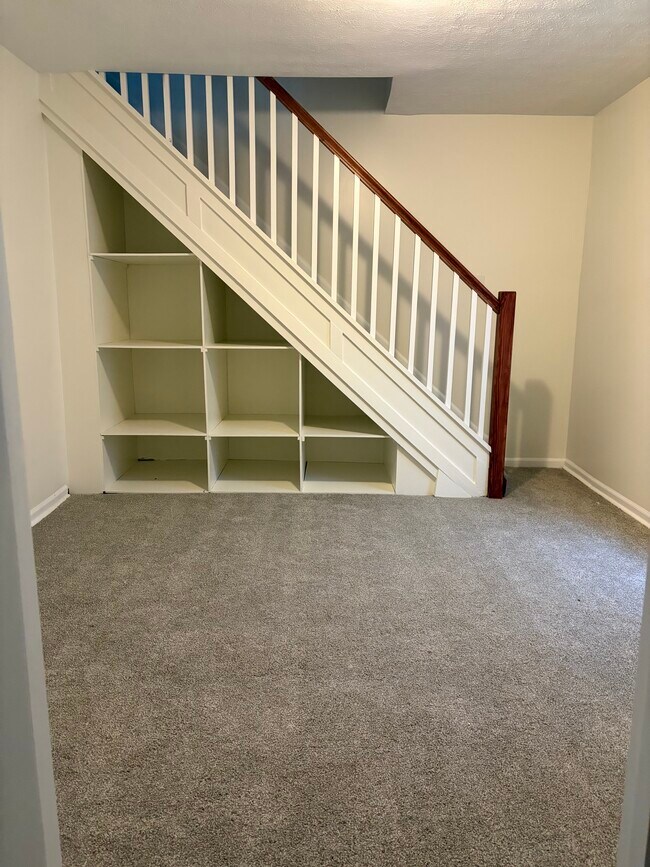 Building Photo - 730 Wilson St