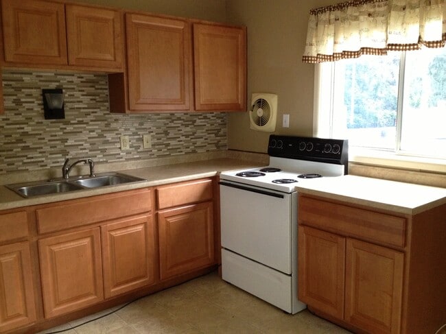 Building Photo - 45 South Ave