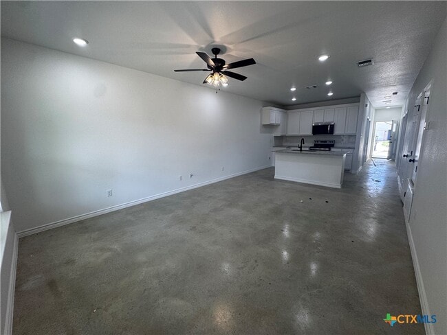 Building Photo - 209 Elbert Ln