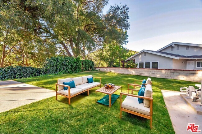 Building Photo - 16608 Park Ln Cir