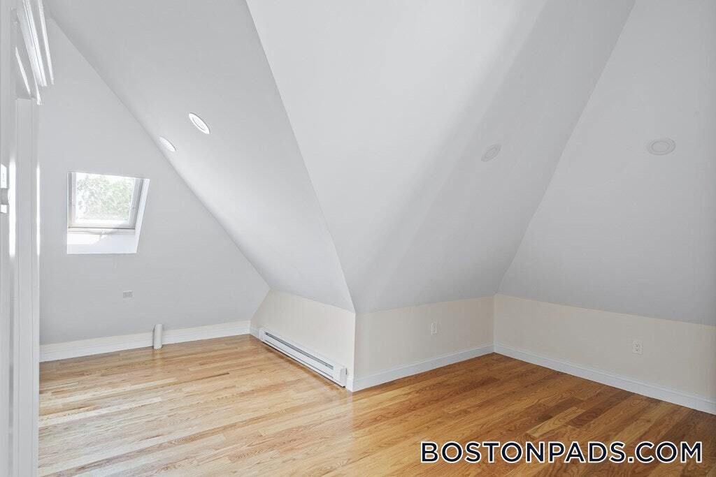 Building Photo - 57 Yale St