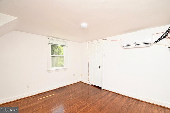 Building Photo - 8422 Radford Ave