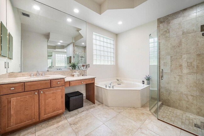 Building Photo - 3446 Princeton Dr