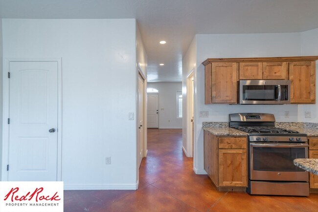 Building Photo - 2075 S Sir Monte Dr