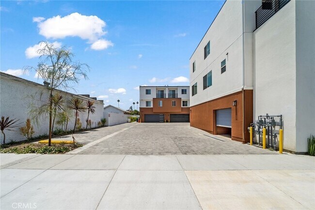 Building Photo - 24809 Narbonne Ave