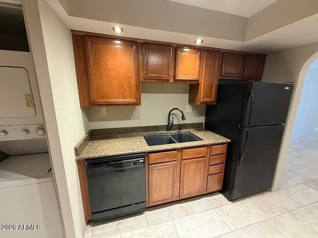 Building Photo - 8500 E Indian School Rd