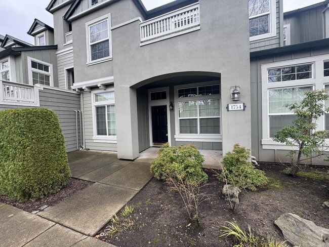 Building Photo - 1754 NE Ashberry Dr