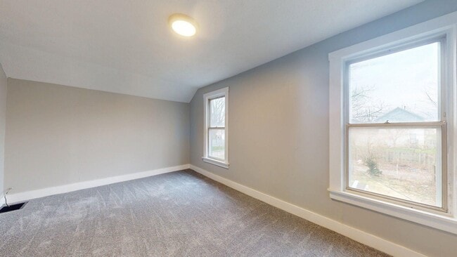 Building Photo - Lorain/W.73 neighborhood, updated 3 bed/1 bath single family house.