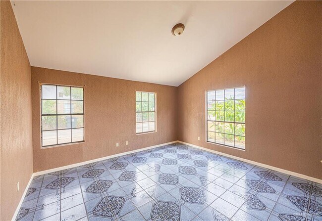 Building Photo - 18 Expressway 83