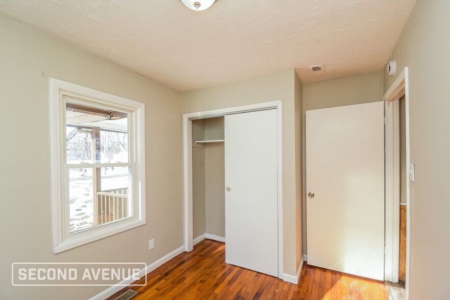Building Photo - 3645 N Sadlier Dr
