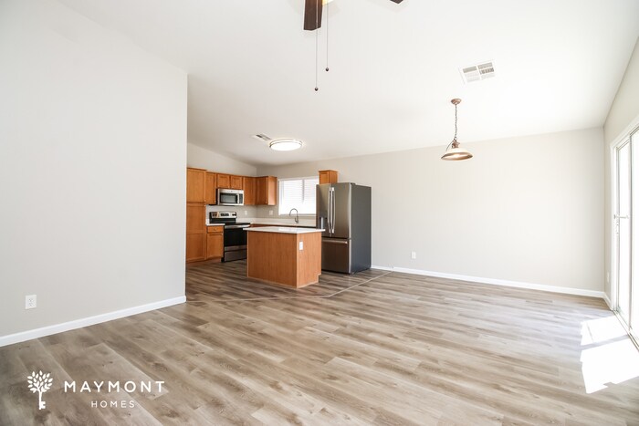 Building Photo - 1625 E Aspen Ave