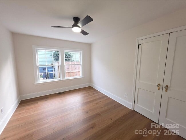 Building Photo - 1953 Woodcrest Ave