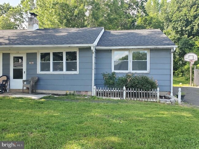 Building Photo - 110 Lemmon Ave