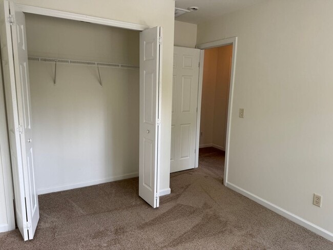 Building Photo - Townhouse in Townes at Buckwalter