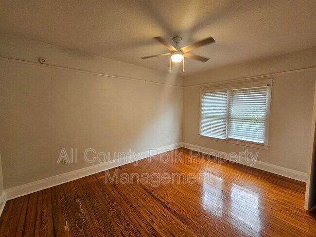 Building Photo - 719 S New York Ave
