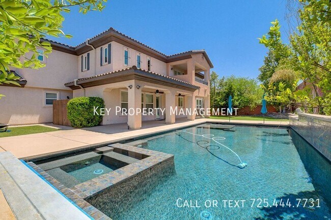 Building Photo - 4 BEDROOM 4.5 BATH MOUNTAINS EDGE REMODELE...