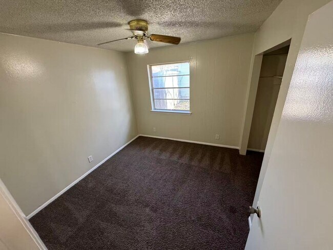 Building Photo - Beautiful 3 Bedroom House in Dallas