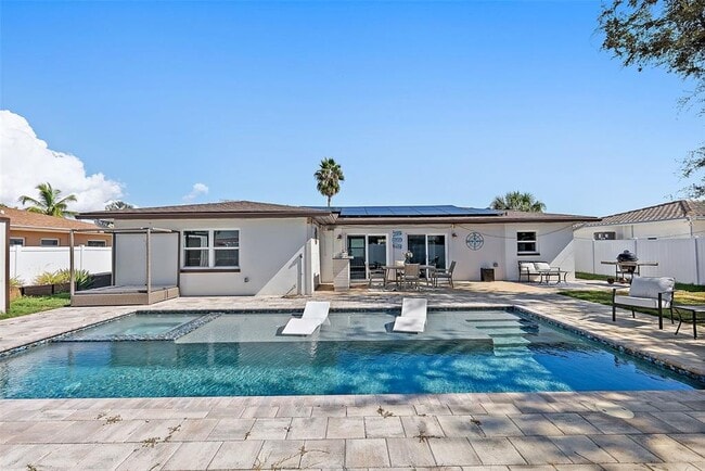 Building Photo - 10132 4th St E