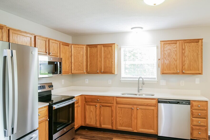 Building Photo - 4310 Blue Spruce Ct