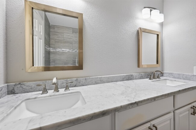 Building Photo - 6351 Briar Rose Dr