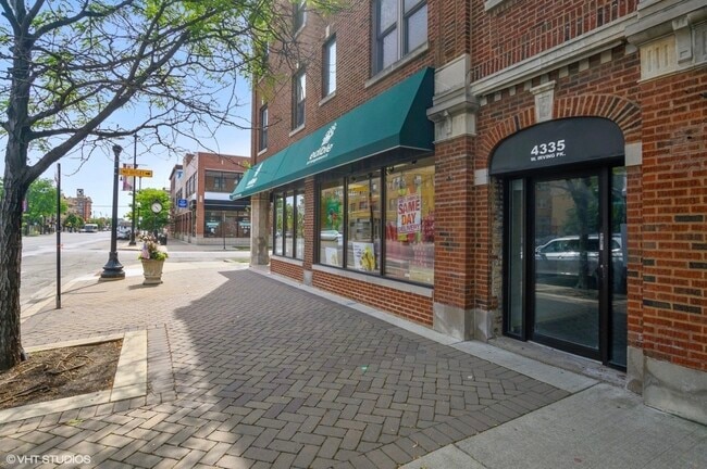 Building Photo - 4335 W Irving Park Rd