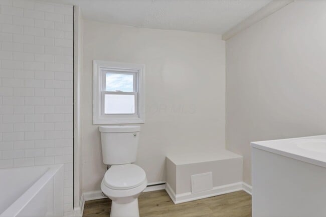 Building Photo - 561 Erickson Ave