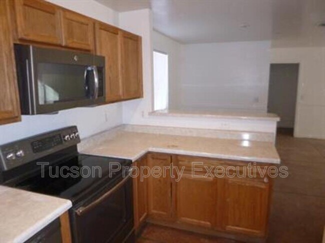 Primary Photo - 1412 E 25th St