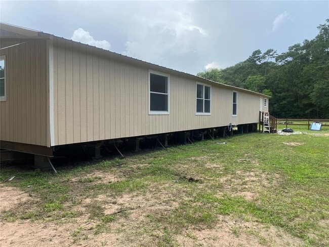 Building Photo - 16219 Southern Pines Dr