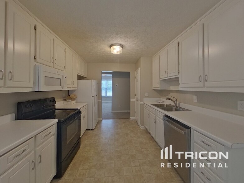 Building Photo - 1014 Bay Ridge Dr