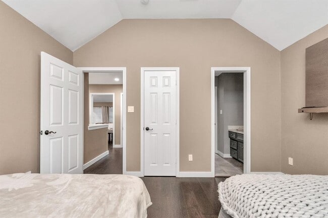 Building Photo - 3210 Shadowwalk Dr