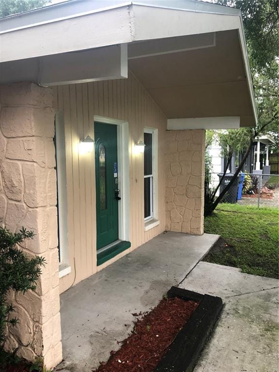 Building Photo - 3220 Deerfield Dr