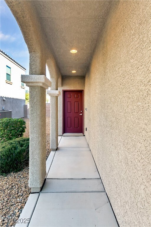 Building Photo - 9404 Sand Tiger Ave