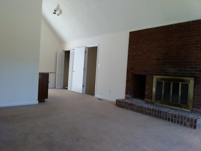 Building Photo - 8580 Tartan Rd