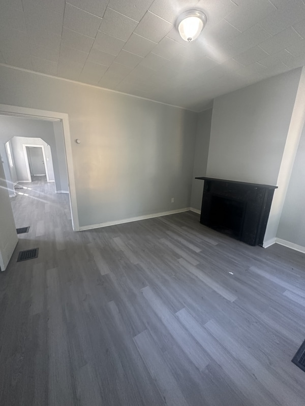 Building Photo - 2056 W 95th St