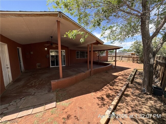 Building Photo - 210 S Mallard St