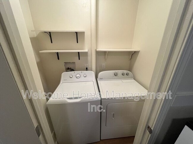 Building Photo - 1940 California St