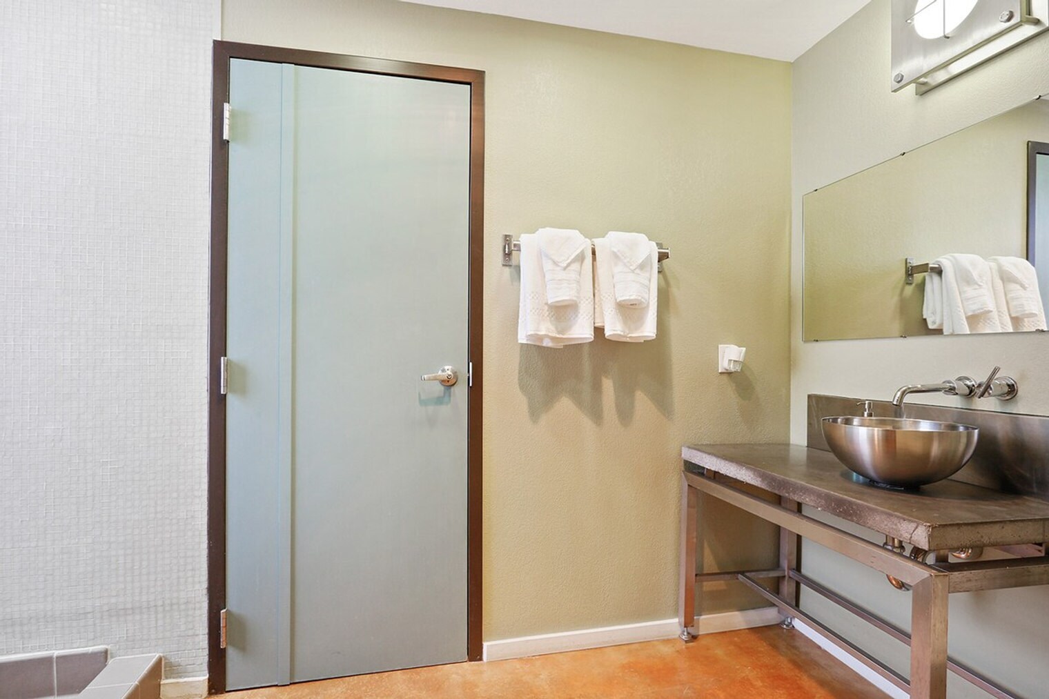 Building Photo - 1041 Constance St