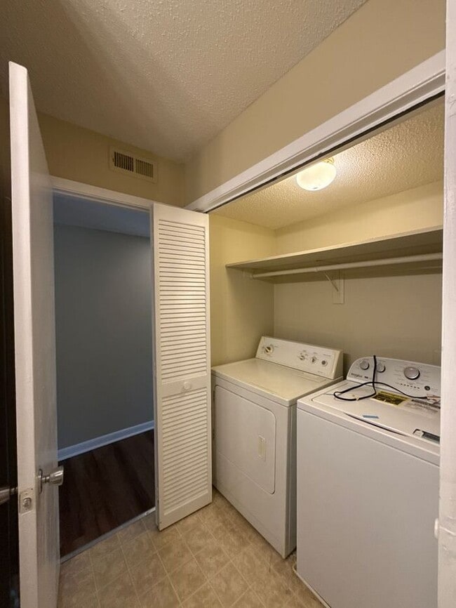 Building Photo - T.R. Lawing Realty Property