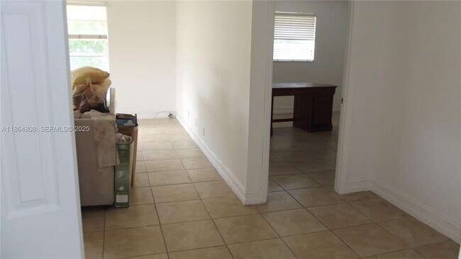 Building Photo - 1300 Moffett St