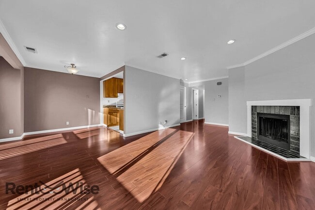 Building Photo - 963 Ridgeview Ct