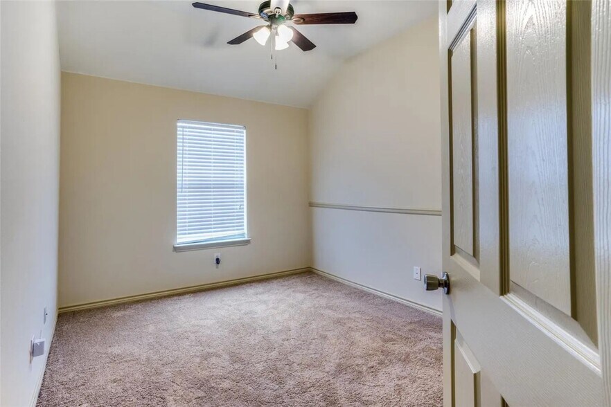 Building Photo - 12629 Oceanside Dr