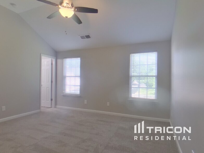 Building Photo - 7838 Montbrook Dr