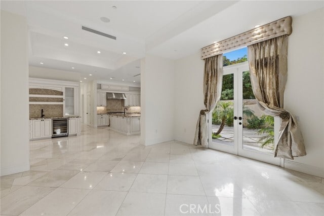 Building Photo - 5667 Lubao Ave