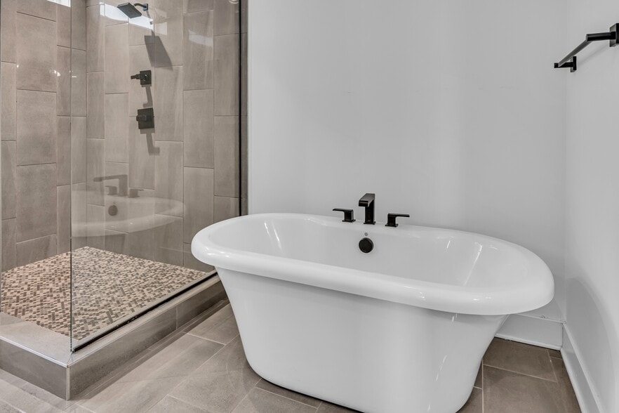 Building Photo - 3325 Felicia St