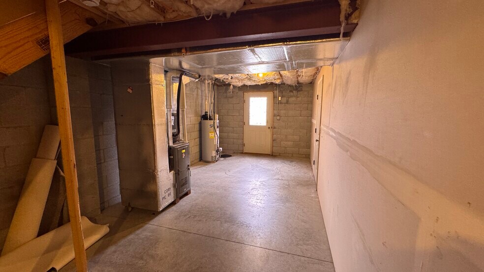 Building Photo - 250 Limestone Dr
