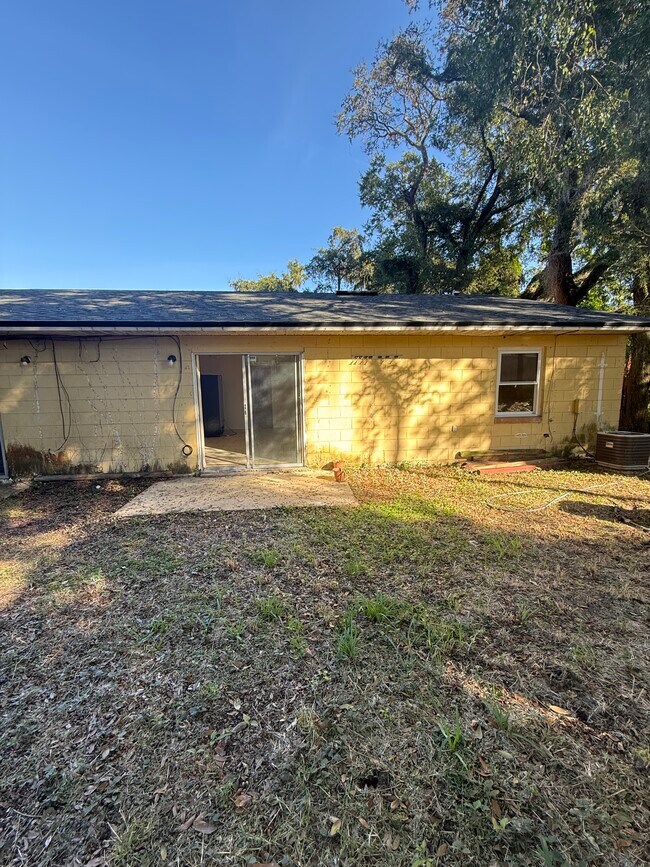 Building Photo - 810 N Hudson St