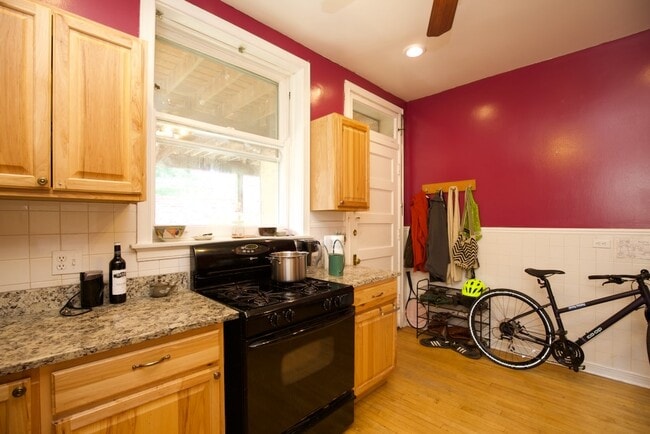 Building Photo - 6308 N Glenwood Ave